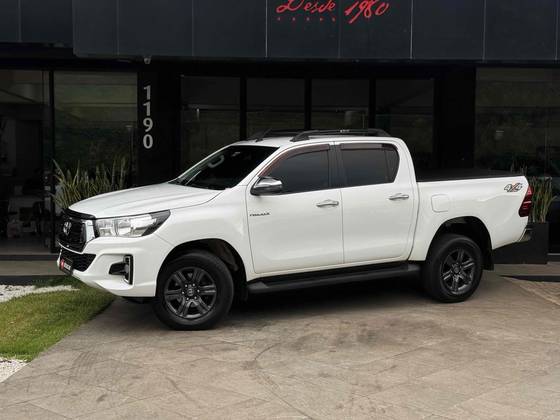 TOYOTA HILUX 2.8 SRV 4X4 CD 16V DIESEL 4P AUTOMÁTICO TOYOTA HILUX 2.8 SRV 4X4 CD 16V DIESEL 4P AUTOMÁTICO